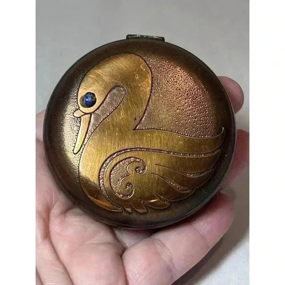 Vintage Modernist Taller Origen Chile Round Brass Swan Lapis Box Signed - Picture 1 of 7